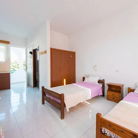 Merryland Studios & Apartments Kremastí Oda fotoğraf
