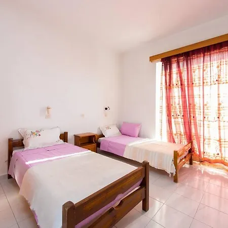 Merryland Studios & Apartments Kremastí Oda fotoğraf