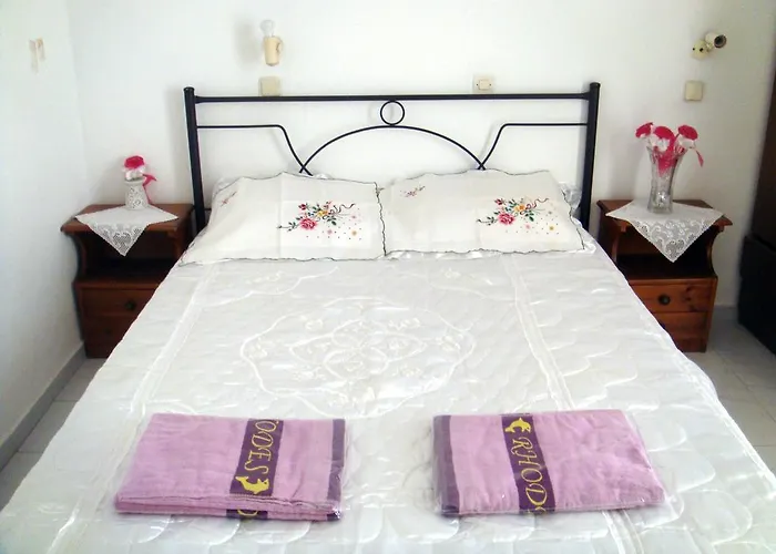 Merryland Studios & Apartments