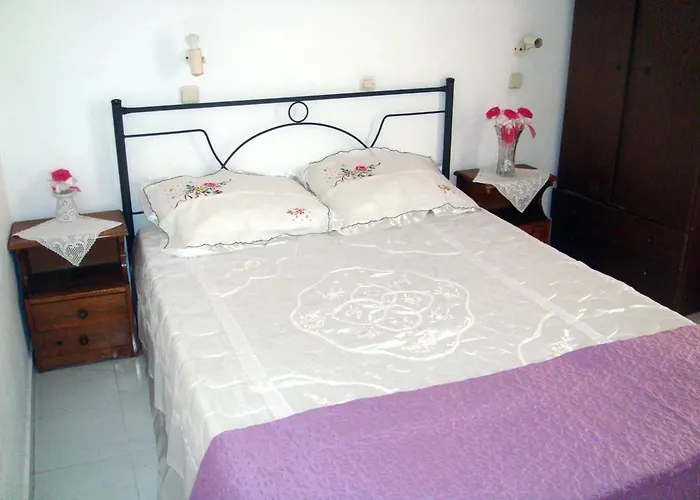 Merryland Studios & Apartments