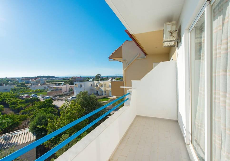 Merryland & Apartment *