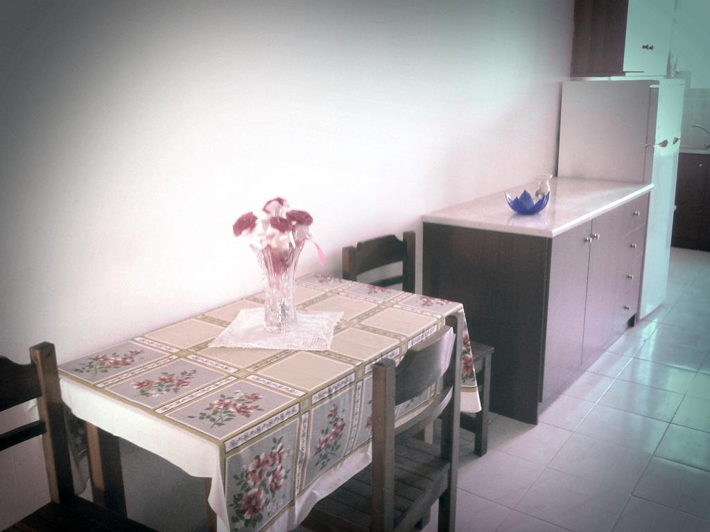 Merryland Studios&apartments Kremastí